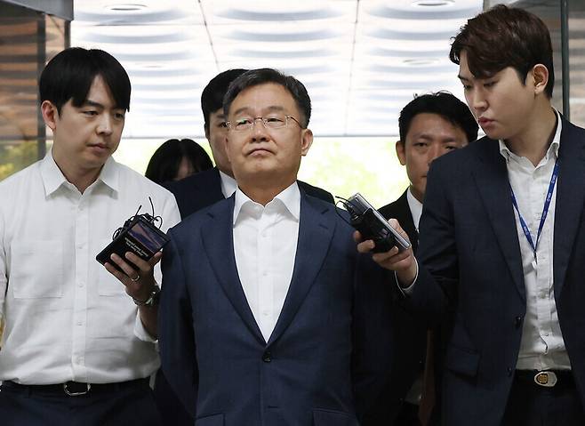 지난 대선에서 대장동 개발 특혜 의혹과 관련한 허위 인터뷰로 윤석열 대통령의 명예를 훼손한 혐의를 받는 화천대유자산관리 대주주 김만배씨. 연합뉴스
