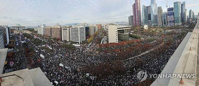 지난 7일 여의도에 모인 탄핵반대 집회 현장.. 연합뉴스