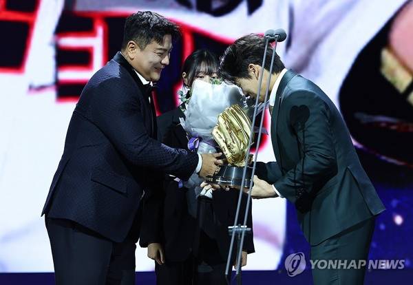 김태균(왼쪽)·박찬호. ⓒ연합뉴스