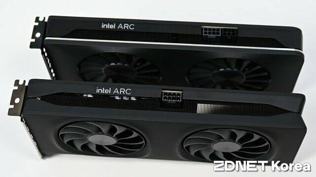 인텔 아크 A750(위) / B580(아래) 그래픽카드 비교. (사진=지디넷코리아)