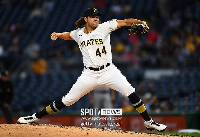 ▲ 한화는 폰세에 대해 “폰세는 장신(198㎝)에서 뿜어져 나오는 강속구가 위력적인 우완 투수다. 직구 평균 구속이 시속 150㎞를 넘는다. 또한 다양한 구종에 준수한 제구력을 갖췄다는 평가를 받는다”고 기대를 드러냈다.