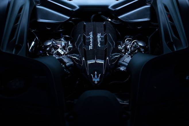 마세라티 GT2 스트라달레 엔진