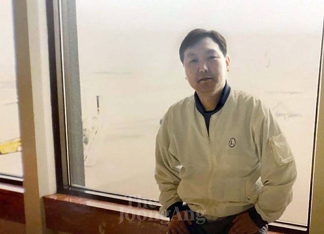 President Yoon Suk Yeol when he was 34 years old, starting his career as a prosecutor. [JOONGANG ILBO]