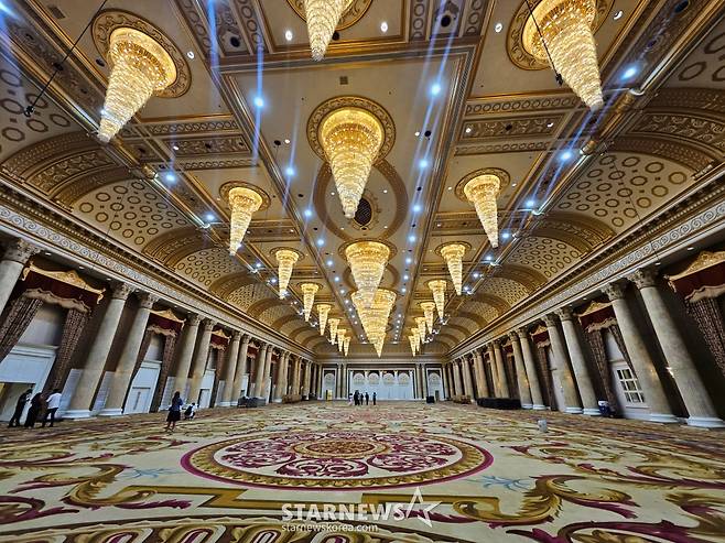 AAA 2024 레드카펫 행사가 진행되는 로얄 주빌리 볼룸 /사진=스타뉴스