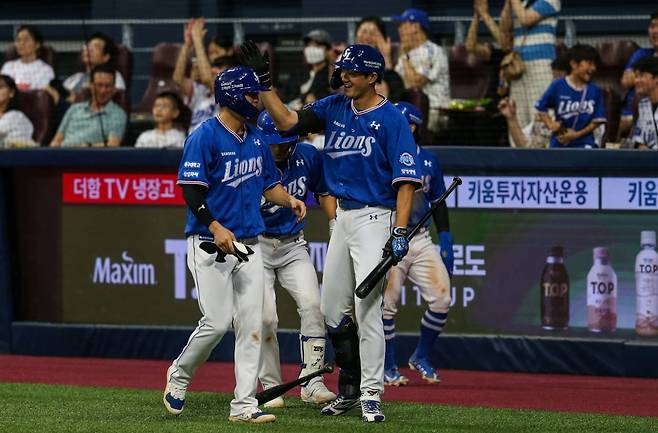 삼성 라이온즈 류지혁(왼쪽)과 구자욱. /사진=삼성 라이온즈 제공