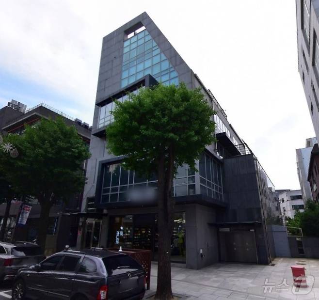 강남구 신사동의 한 건물.(강남구청 제공)