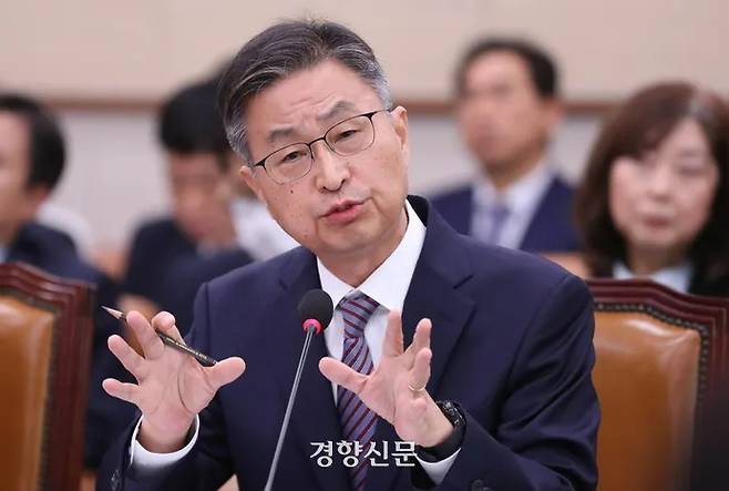 최재해 감사원장이 지난 10월15일 국회 법사위 국정감사에서 의원질의에 답하고 있다. 박민규 선임기자