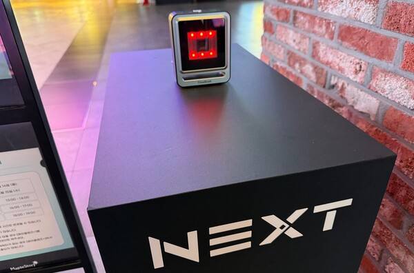 - QR 코드로 자신의 캐릭터와 기념 사진을 촬영하세요