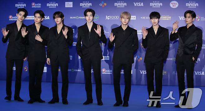 엔하이픈 니키(왼쪽부터)와 희승, 제이크, 성훈, 정원, 선우, 제이 ⓒ News1