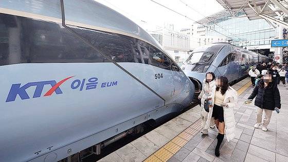 서울과 경북 안동을 오가는 중앙선 KTX-이음 열차. 연합뉴스