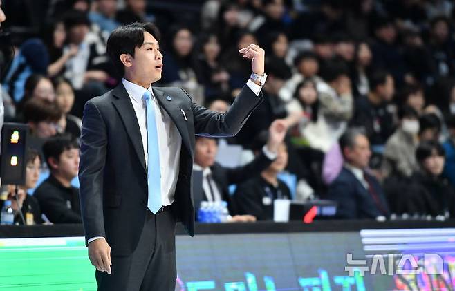 [서울=뉴시스]프로농구 소노 김태술 감독. (사진=KBL 제공)
