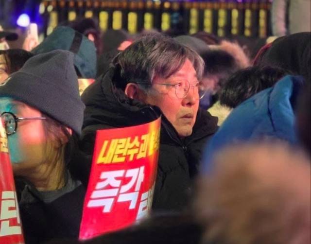 ▲헌법재판소의 윤석열 대통령 탄핵 심판을 위한 '탄핵소추단'에 전북 출신 국회의원으로는 4선의 이춘석 의원(익산갑)과 초선의 이성윤 의원(전주을)이 참여하게 됐다. 사진은 이춘석 의원 ⓒ이춘석 의원 페북