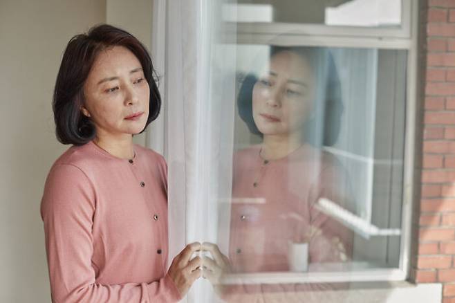 통계청 자료에서 50대 여성은 가족･친척 등과 교류가 가장 활발하지만, 외로움을 느끼는 비율(19.1%)도 여성 중에서 가장 높았다. [사진=게티이미지뱅크]