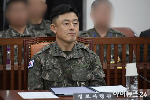 지난 10월 서울 여의도 국회에서 열린 정보위원회의 국방정보본부 국정감사에 문상호 정보사령관이 출석해 있다. [사진=곽영래 기자]