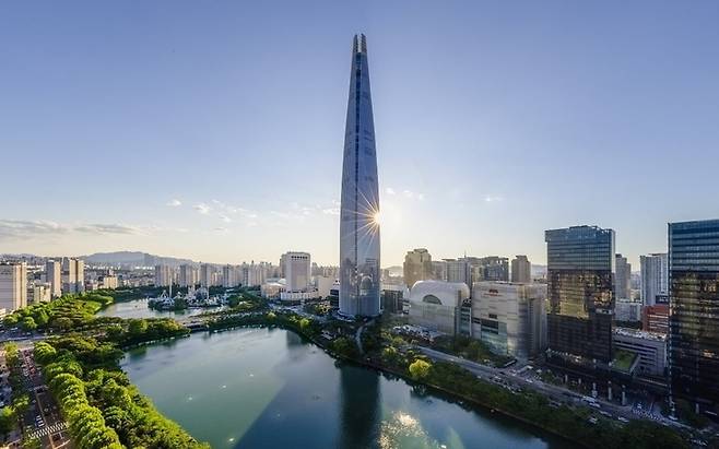 잠실 롯데월드타워 전경. [롯데물산 제공]