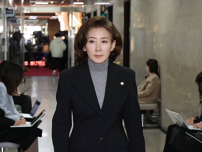 나경원 국민의힘 의원이 지난 12월9일 오전 국회 본청 원내대표실에서 열린 중진 의원 모임에 참석하고 있다. ⓒ 연합뉴스