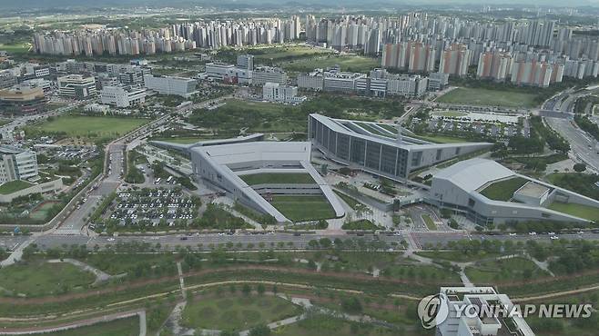 충남도청과 내포신도시 [충남도 제공]