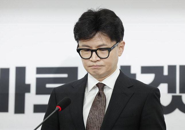 한동훈 국민의힘 대표가 지난 16일 오전 서울 여의도 국회에서 당대표직 사퇴 발표에 앞서 굳은 표정을 짓고 있다. (사진=뉴스1)