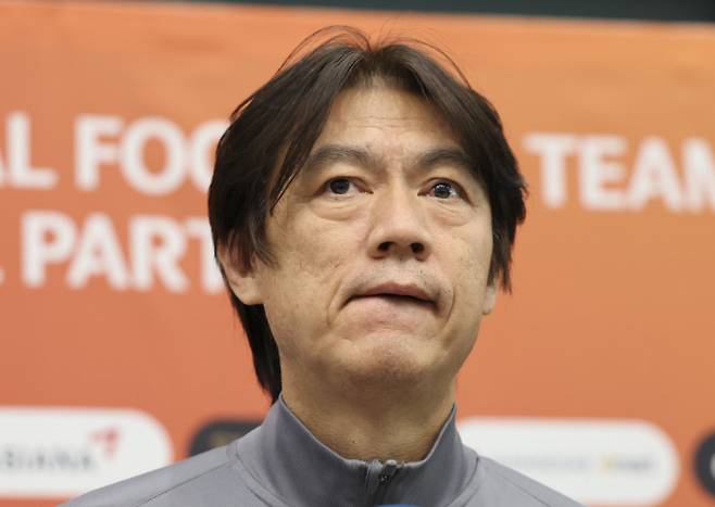 한국 축구대표팀이 국제축구연맹(FIFA) 랭킹 23위를 유지하며 아시아 국가 중 3위를 기록했다. 사진은 지난달 21일 인천국제공항을 통해 귀국한 홍명보 대한민국 축구 국가대표팀 감독. /사진=뉴시스