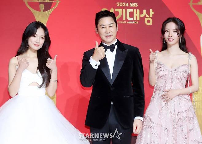 SBS연기대상 3MC 신동엽 김혜윤 김지연 레드카펫