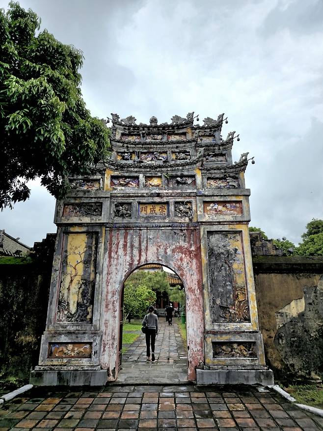 후에성 또미에우 사원.