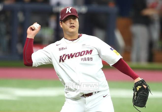▲ 국가대표 불펜투수 조상우가 트레이드를 통해 KIA 유니폼을 입는다. KIA는 지난 19일 키움과 트레이드를 단행, 국가대표 불펜투수 조상우를 영입하는데 성공하면서 전력 보강을 이뤘다. KIA는 2026 KBO 신인 드래프트 1라운드와 4라운드 지명권은 물론 현금 10억원까지 키움에 안기면서 조상우를 영입했다.&nbsp;ⓒ곽혜미 기자
