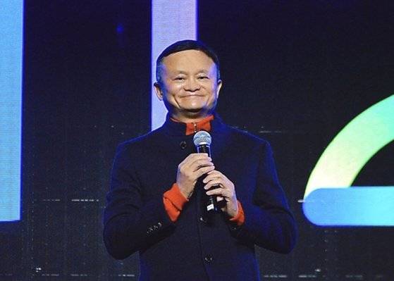 마윈이 지난 8일 항저우에서 열린 앤트그룹 설립 20주년 행사에서 연설하고 있다. [웨이보 캡처]