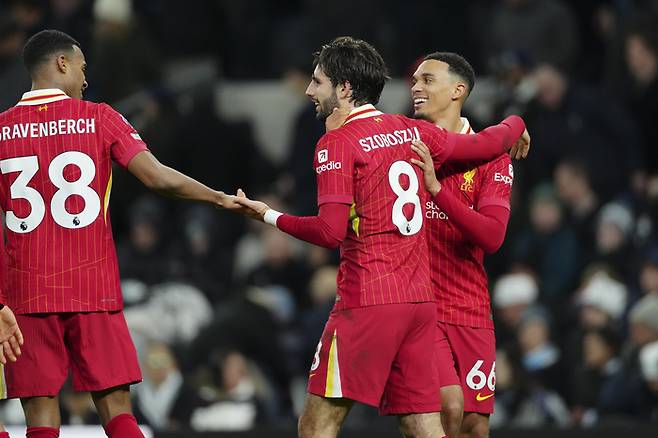 전반 추가시간 1분 리버풀 도미니크 소보슬러이가 세 번째 골을 터트렸다. <저작권자(c) 연합뉴스, 무단 전재-재배포, AI 학습 및 활용 금지>