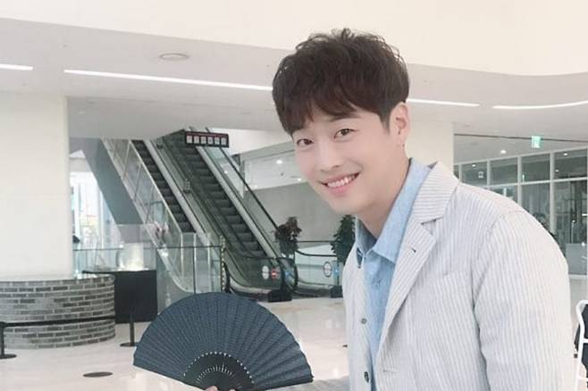 배우 김재원
