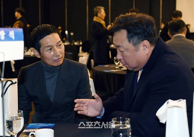 LG 염경엽 감독(왼쪽)-차명석 단장. 박진업기자 upandup@sportsseoul.com