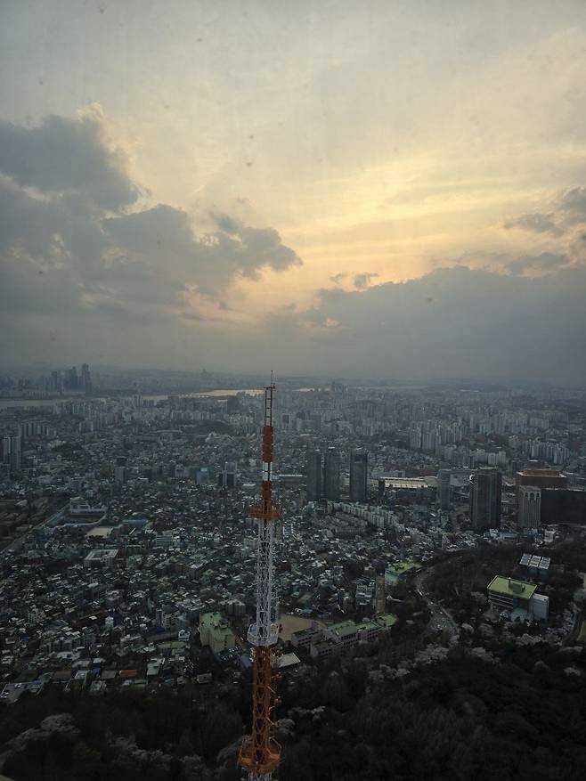 KakaoTalk_20241225_150508210_02.jpg 남산타워 회전식 레스토랑 엔그릴