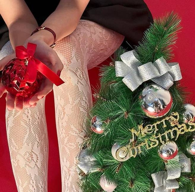 [서울=뉴시스] 지수. (사진=지수 인스타그램 캡처) 2024.12.26.&nbsp;photo@newsis.com *재판매 및 DB 금지