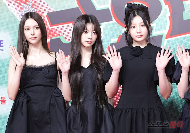 '2024 SBS 가요대전' 레드카펫 행사에 참석한 그룹 아일릿 24.12.25. ⓒ이혜영 기자 lhy@hankooki.com