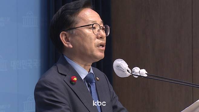 ▲미국 방문으로 한덕수 대통령 권한대행 탄핵안 표결에 참여하지 않은 김문수 더불어민주당 의원