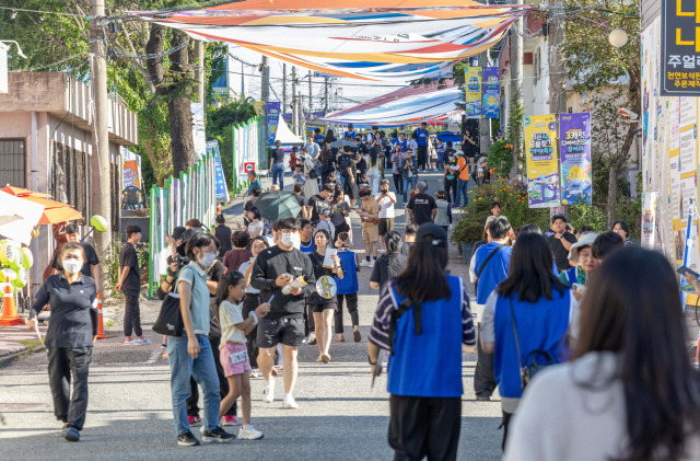 ▲익산시의 축제에 몰린 젊은이들 ⓒ익산시