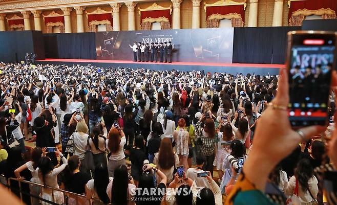 '발디딜 틈 없는 2024 AAA 레드카펫'[★포토]