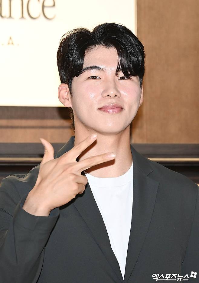 메이저리그 포스팅 협상을 위해 미국으로 건너가 있던 키움 히어로즈 내야수 김혜성이 지난 23일 한국으로 귀국했다. 메이저리그 포스팅 무산이나 포기가 아닌 병역법 준수를 위한 조기 귀국이었다. 엑스포츠뉴스 DB