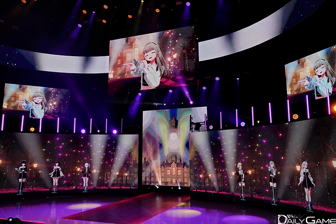 '이세계아이돌'의 공연이 행사의 시작을 알렸다.