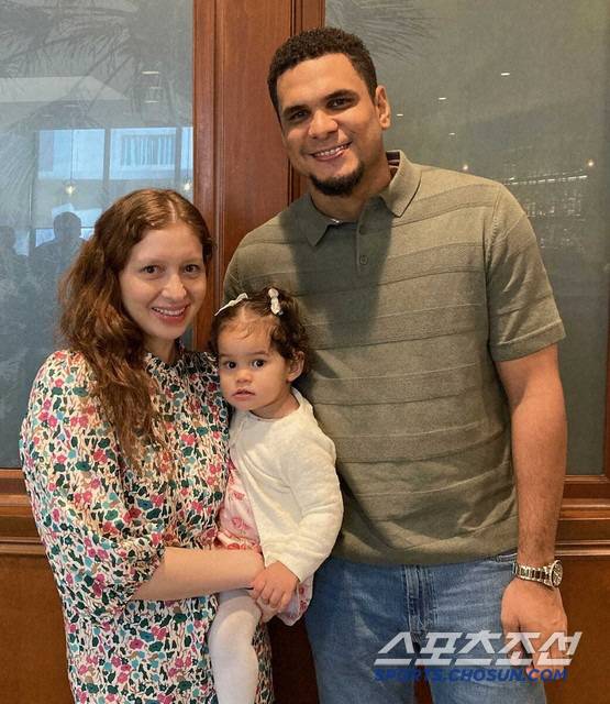 한신이 27일 영입을 발표한 도미니카공화국 출신 에르난데스. 메이저리그 경력 없이 올 시즌 멕시코리그에서 뛰었다. 사진캡처=한신 타이거즈 SNS