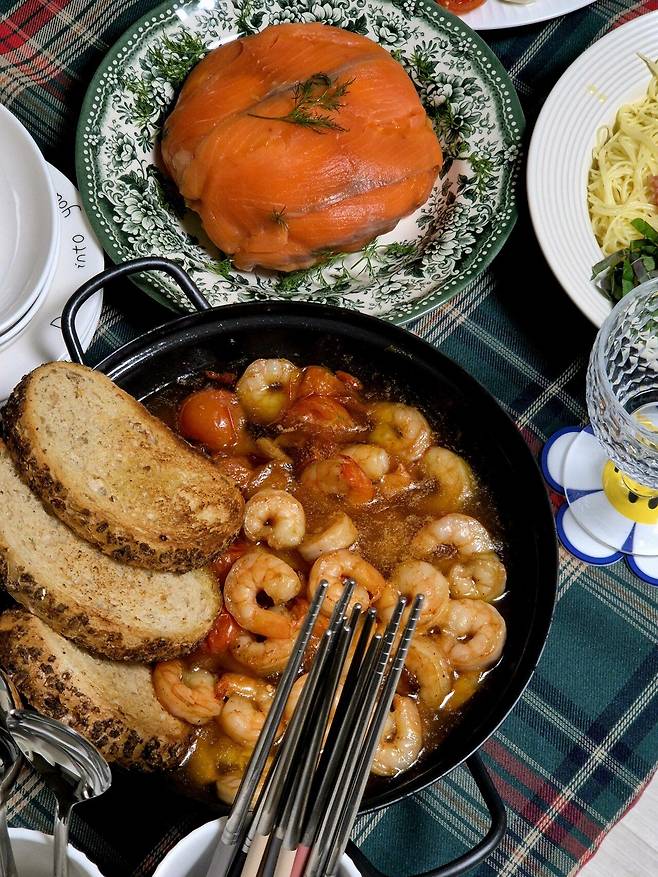 20241214_181913.jpg 미리메리크리스마스홈파티였던것