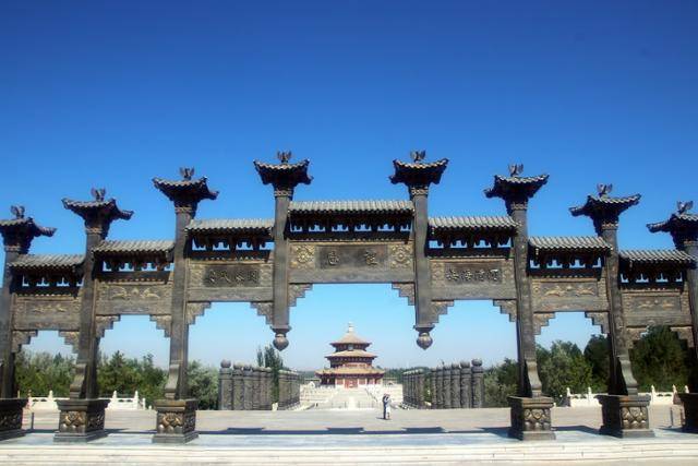 중화황하단의 예은 패방. ⓒ최종명