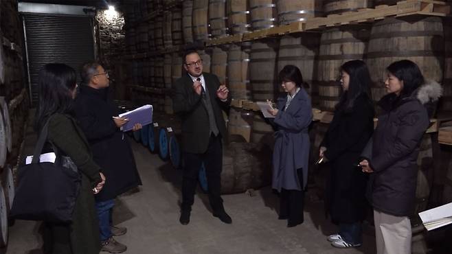 '아비키' 양주 공장 현장을 돌아보는 공동취재단