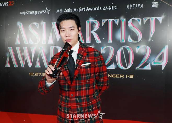 류준열, 2024 AAA 베스트 아티스트 수상[★포토]