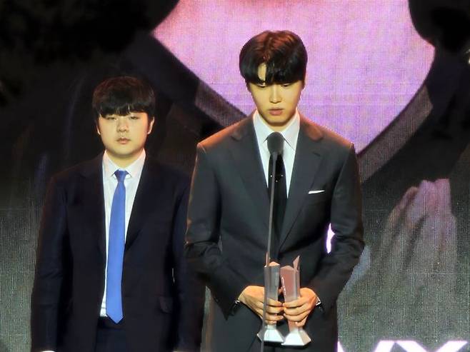 2024 LCK 어워드 'ALL LCK 1ST TEAM Spring & Summer' 상을 수상한 '쵸비' 정지훈 ⓒ데일리안 황지현 기자