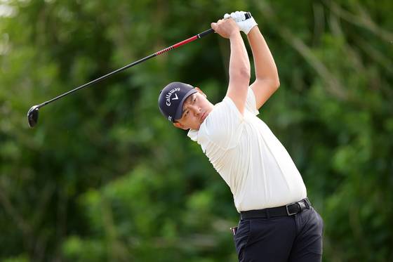 Kevin Yu plays his shot from the fourth tee during the second round of the Butterfield Bermuda Championship 2024 at Port Royal Golf Course on Nov. 15 in Southampton, Bermuda. [GETTY IMAGES]