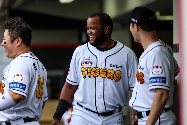 소크라테스 브리토(가운데). /사진=KIA 타이거즈 제공