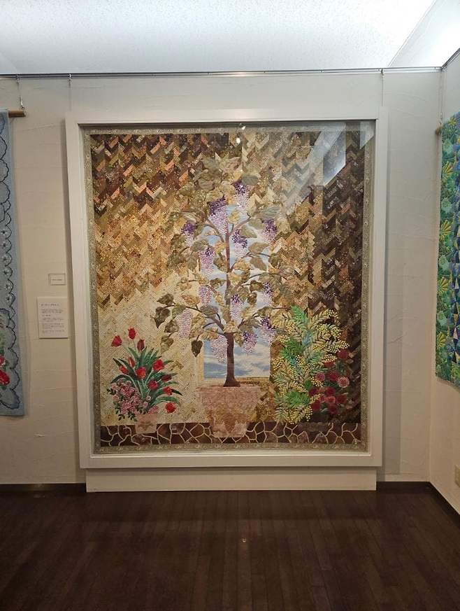 1ebec223e0dc2bae61abe9e74683706cbc08c4bc228afa7c61a8758ce8a0a10af95eb9bc55280e0f92003d8a4fa66c8eddccec