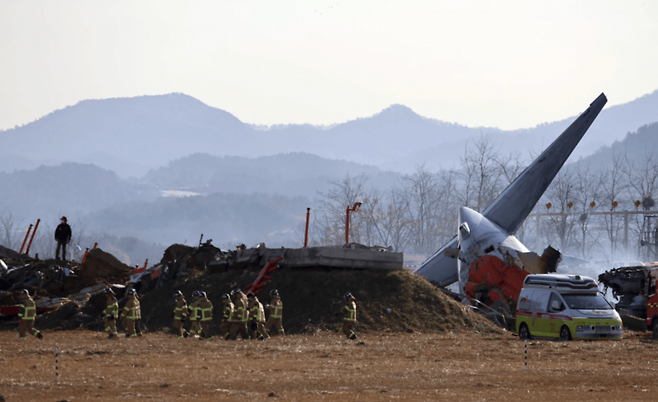 image.png 무안공항 (로컬라이저 안테나) 콘크리트 둔덕 관련 이슈를 정리하여 올립니다(+자세한 분석)