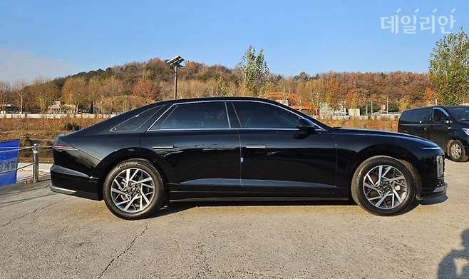 2025년형 디 올 뉴 그랜저 LPG 측면. ⓒ데일리안 정진주 기자