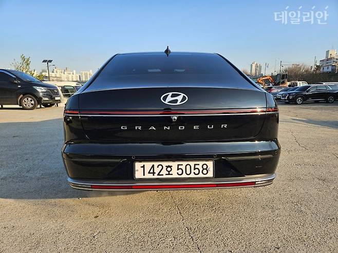 2025년형 디 올 뉴 그랜저 LPG 후면. ⓒ데일리안 정진주 기자